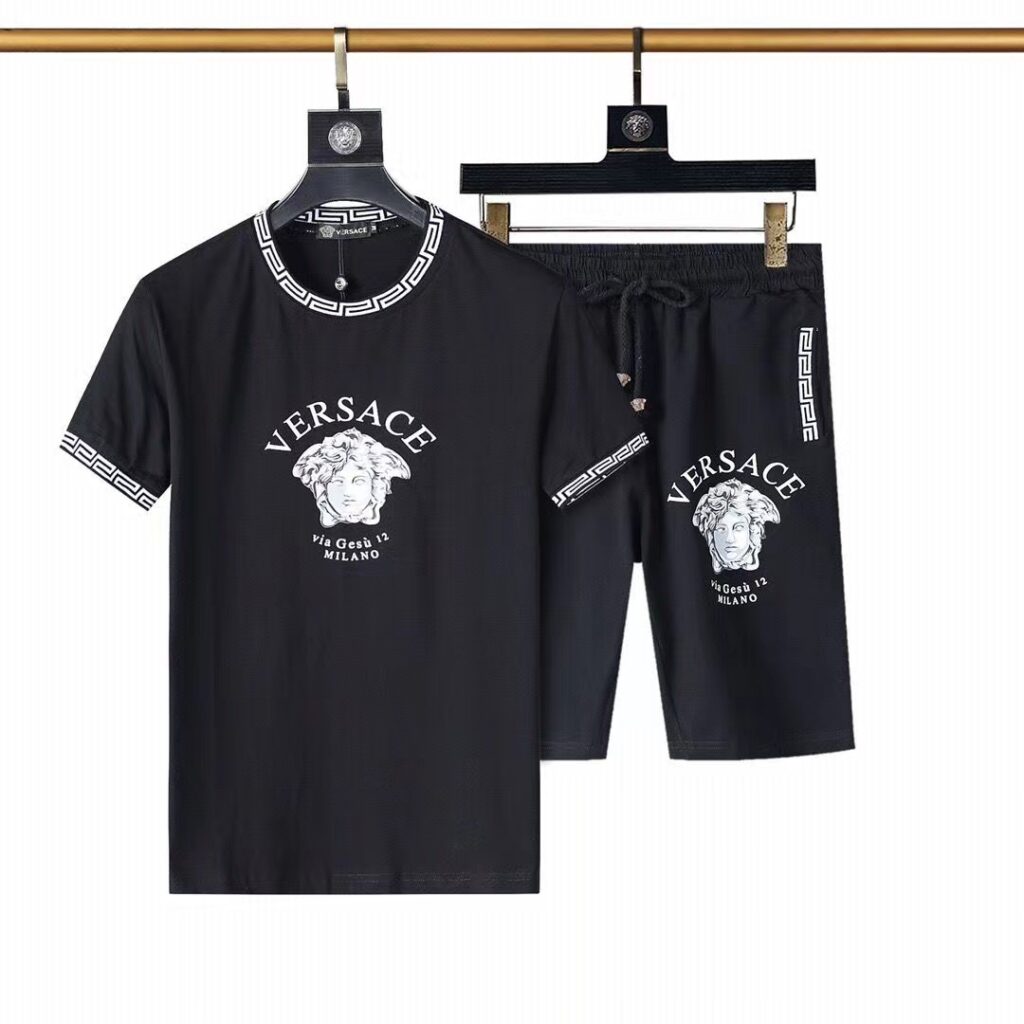Versace 人気半袖セットアップ - 画像 (2)