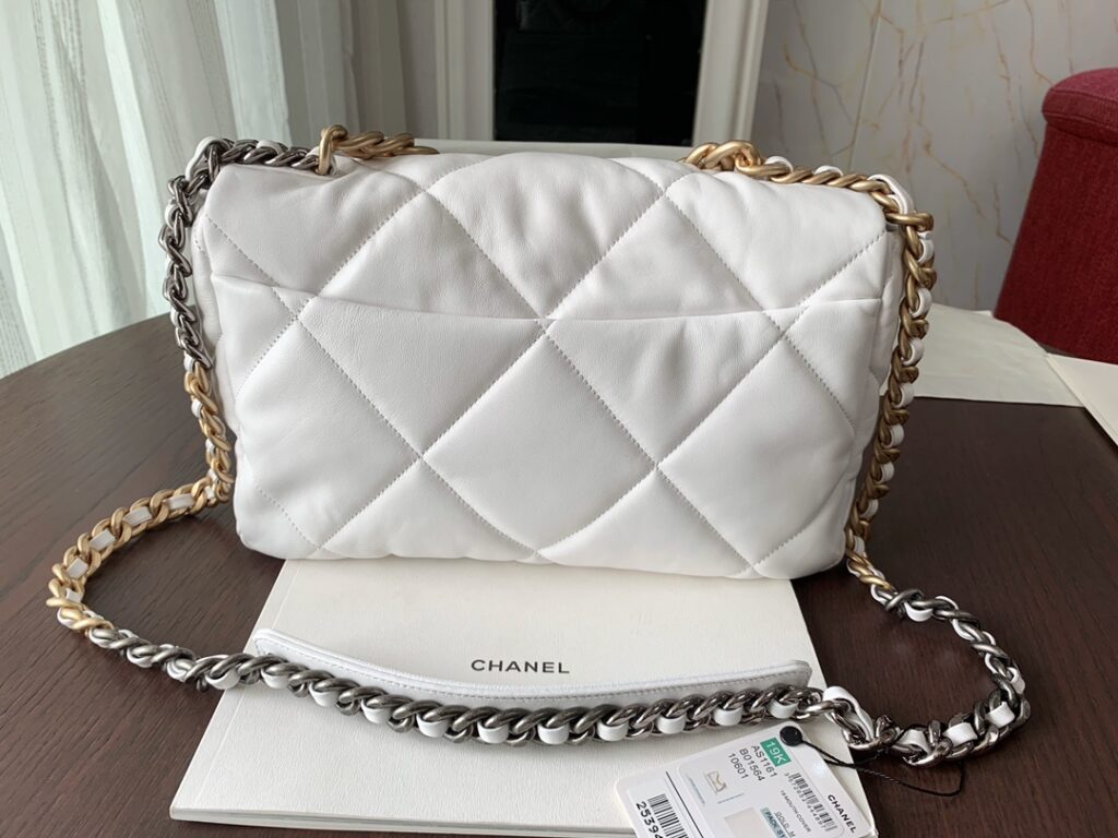 Chanel 19 medium 1161 - 画像 (15)