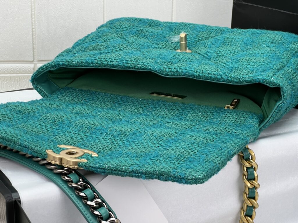 CHANEL 19 LARGE HANDBAG AS1161 - 画像 (14)
