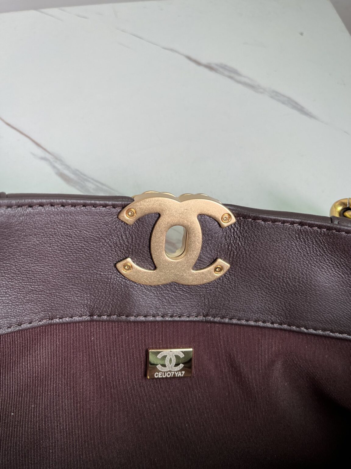 CHANEL 19 SHOPPING BAG 3519 - 画像 (4)