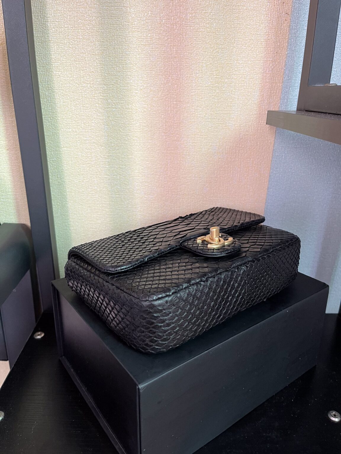 BOLSA CHANEL 2.55 PYTHON FLAP BAG AS3214 - 画像 (8)