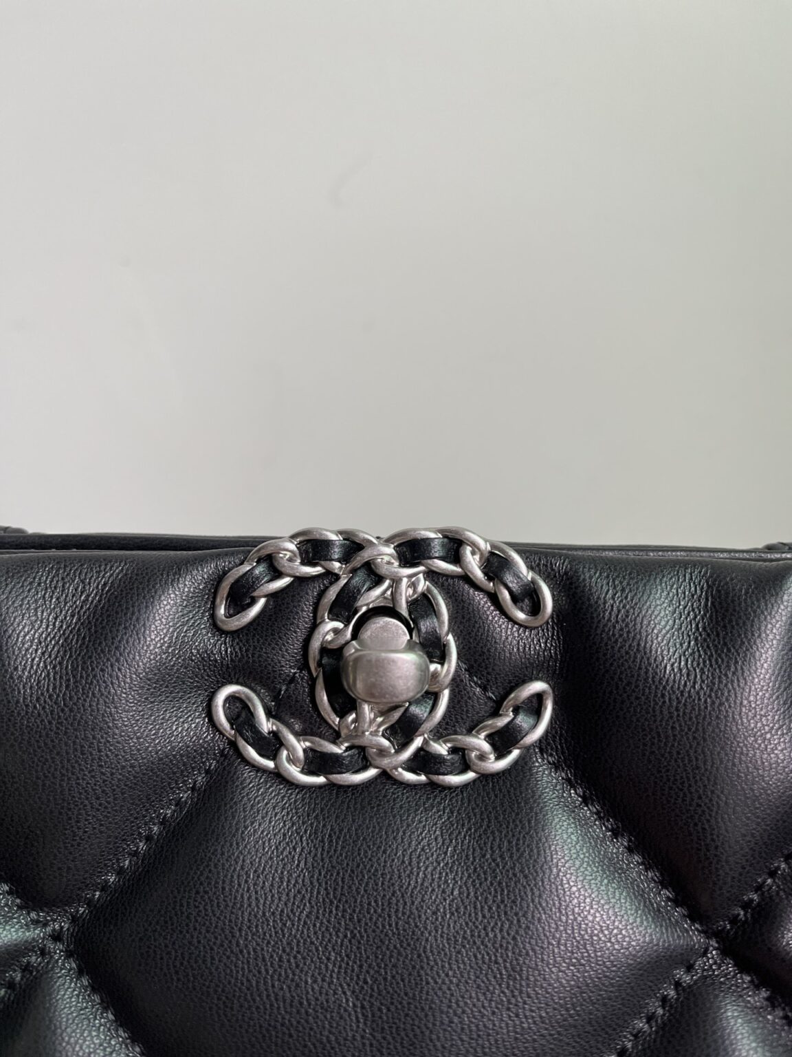 CHANEL 19 SHOPPING BAG 3519 - 画像 (16)