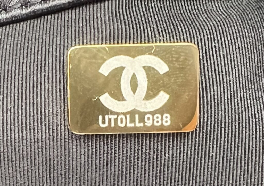 CHANEL 19 LARGE HANDBAG AS1161 - 画像 (12)