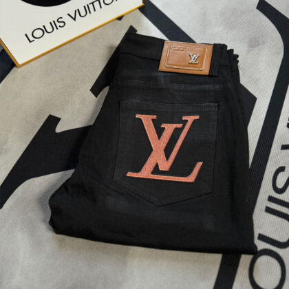 LV Louis Vuitton刺繡入りのトレンディジーンズ 22 SS102439