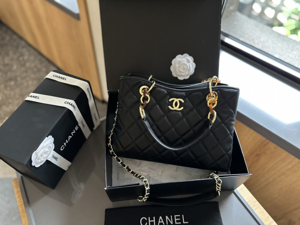 CHANEL 中世のダイヤモンド トートバッグ - 画像 (7)
