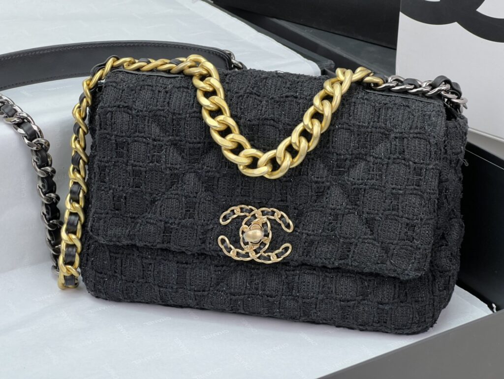 CHANEL 19 HANDBAG AS1161 - 画像 (2)