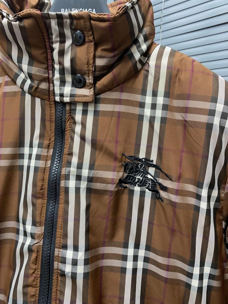 BURBERRYダウンジャケット SS96785 - 画像 (3)