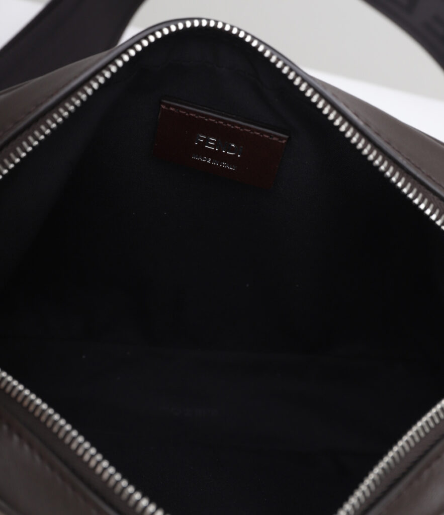 FENDI ブラウンFFファブリック バッグ カメラケース - 画像 (12)