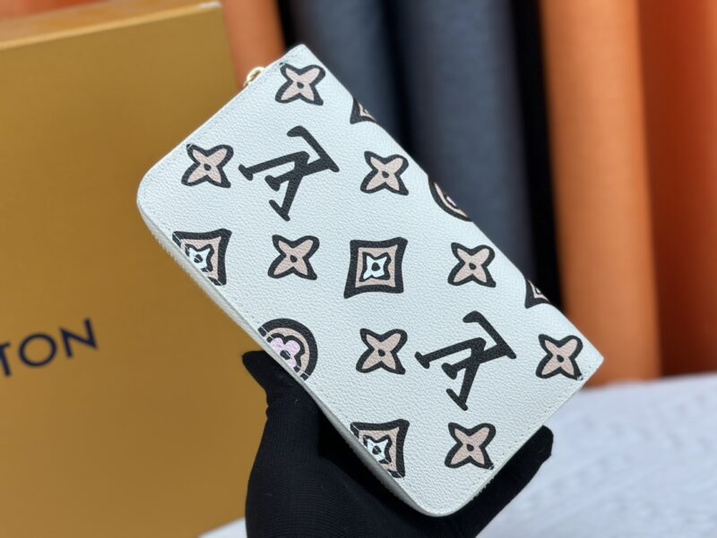 LV Louis Vuitton 新作財布です 22 zm 95521