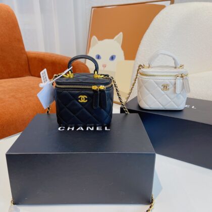 【Chanel 】【シャネル】ショルダーバッグ & クロスボディバッグ 10x7x9 cm