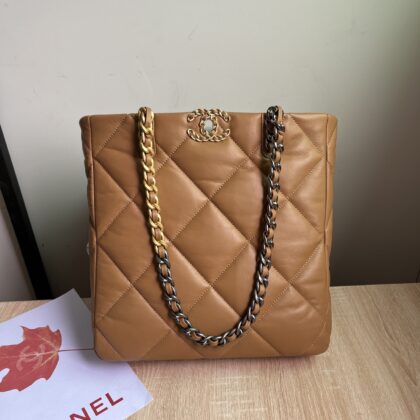 CHANEL 19 SHOPPING BAG 3519
