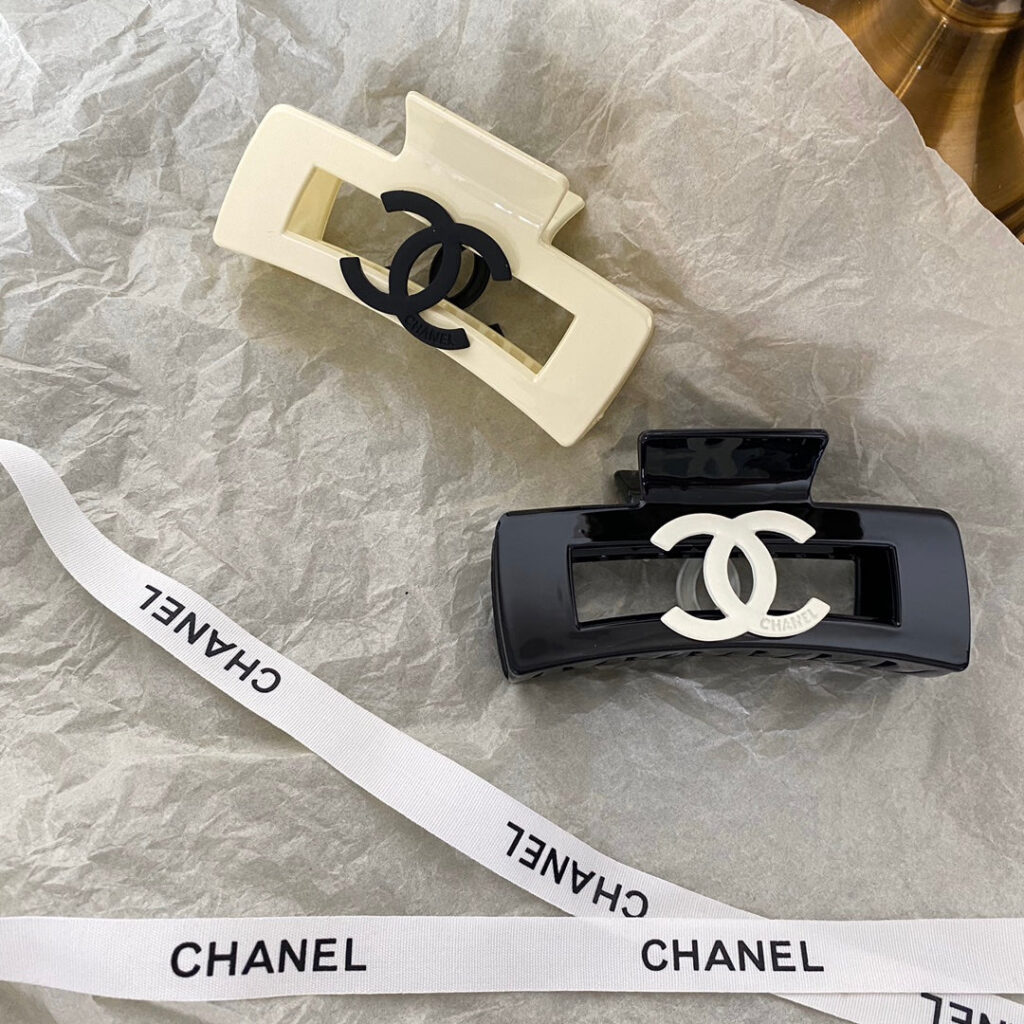 CHANEL気質の大きなヘアクリップ SS