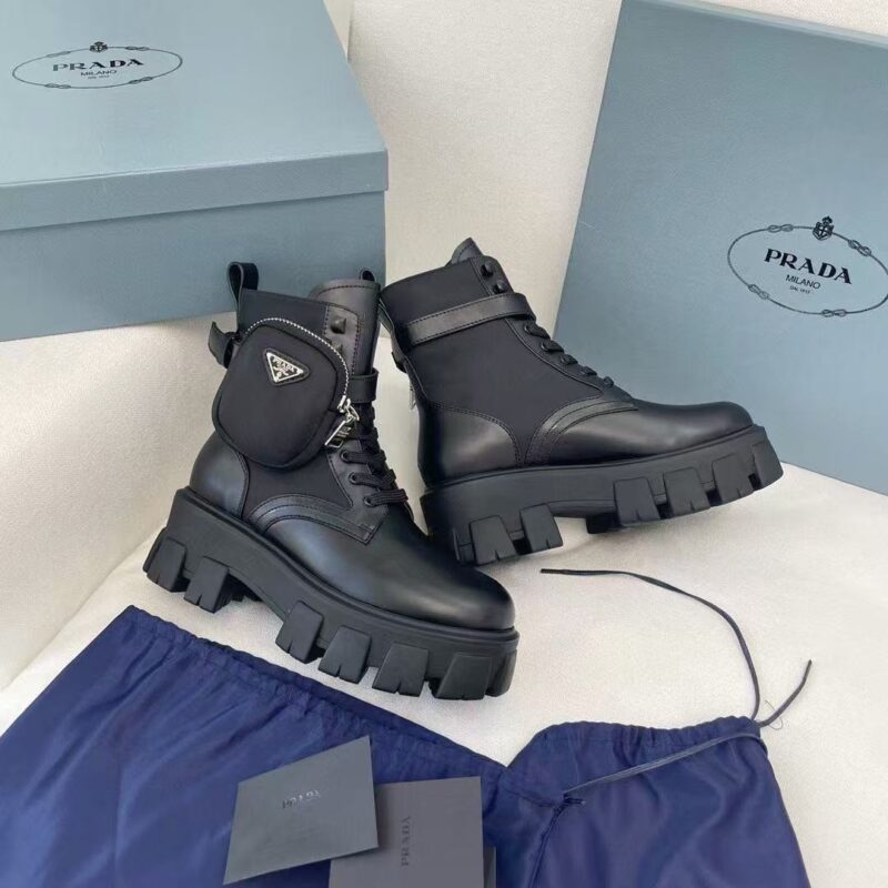 Prada ハイヒールブーツ　女性用