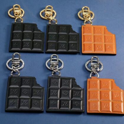 LV Louis Vuitton バッグペンダント キーホルダー 78 zm