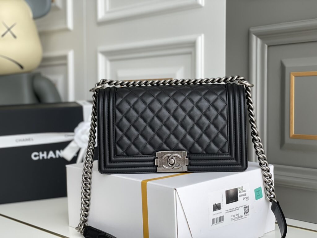 BOY CHANEL SHOULDER BAG - 画像 (9)
