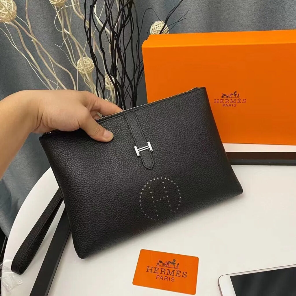 【HERMES 公式旗艦店】エルメス クラッチバッグ 当日出荷 好評に付き再入荷！28*18*3CM - 画像 (4)
