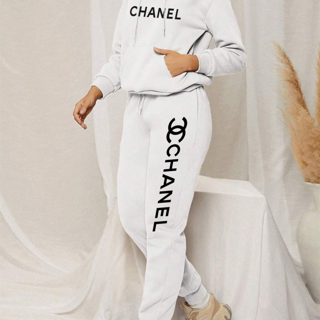 【 Chanel】シンプルなデザインがおしゃれな連名パーカーセットです - 画像 (8)