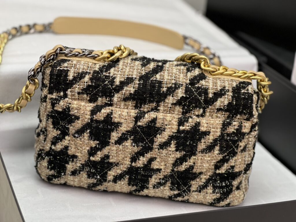 CHANEL 19 HANDBAG AS1161 - 画像 (7)