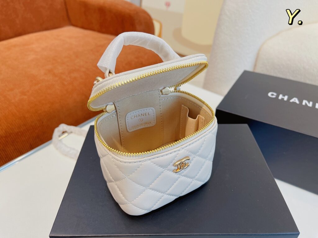 【Chanel 】【シャネル】ショルダーバッグ & クロスボディバッグ 10x7x9 cm - 画像 (5)