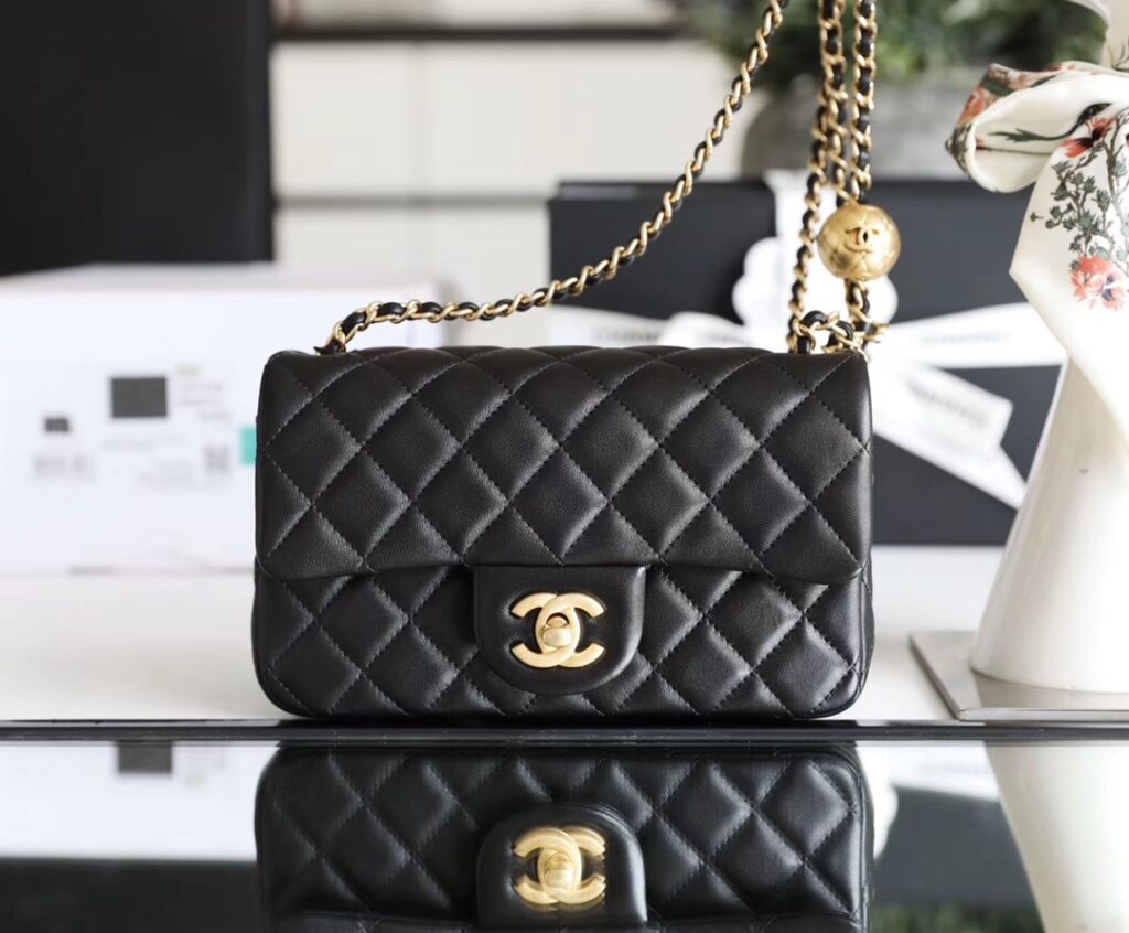Chanel classic flap mini with golden ball - 画像 (10)
