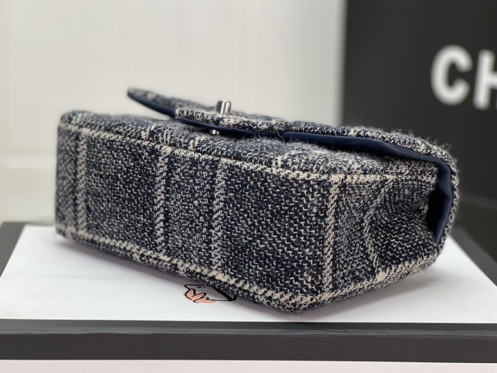 Chanel MINI CLASSIC FLAP BAG 1116 - 画像 (7)