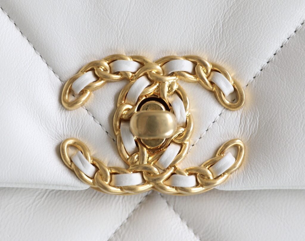 Chanel 19 AS1160 - 画像 (3)