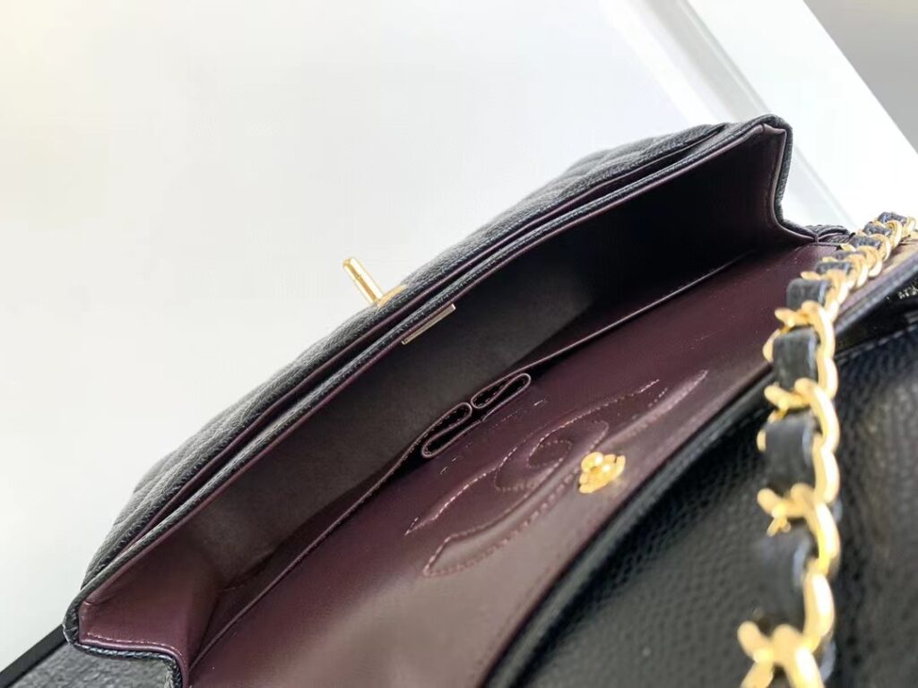 Chanel Flap Bag Carviar Leather Black Medium 1112 - 画像 (2)